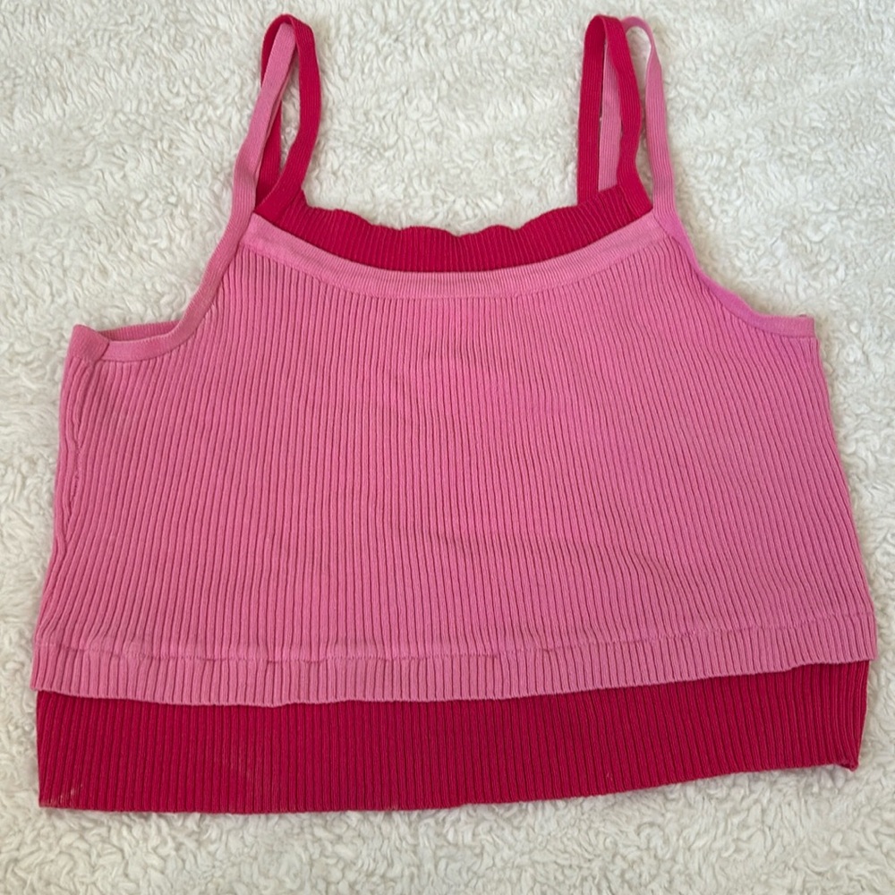 Cute knitted cropped tank top